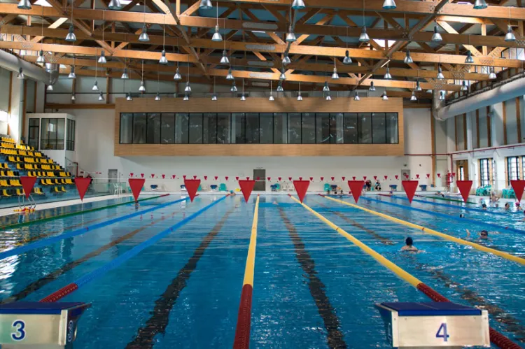 Lucrările de reamenajare de la Bazinul Olimpic din Braşov durează mai mult decât s-a estimat inițial