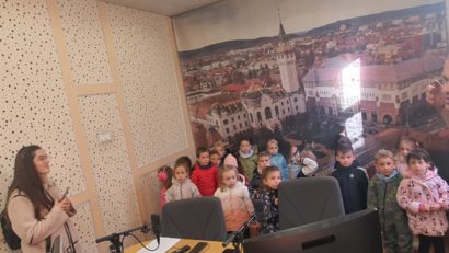 Copilării, cu Veronica Ilie – Vizita „altfel” la studioul de radio
