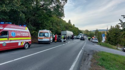 Accident rutier cu trei autoturisme implicate, în Odorheiu Secuiesc