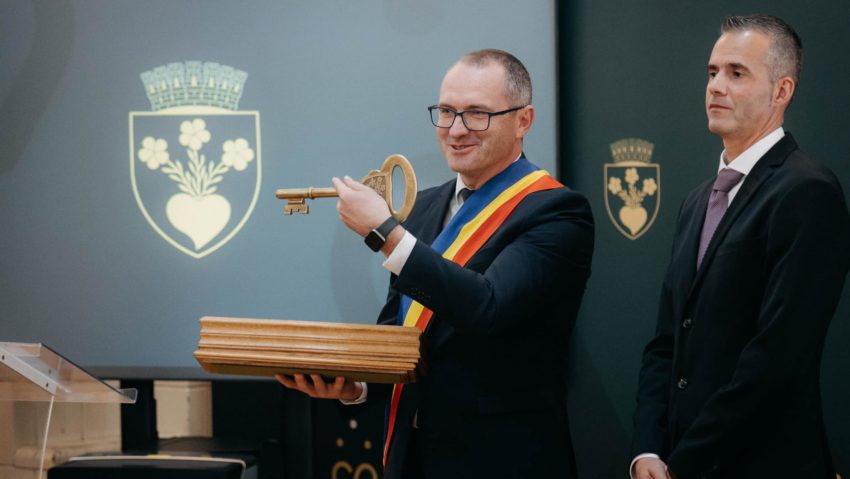 Primarul municipiului Miercurea Ciuc, Korodi Attila (UDMR), a preluat oficial al doilea mandat Primarul municipiului Miercurea Ciuc, Korodi Attila (UDMR), a preluat oficial al doilea mandat