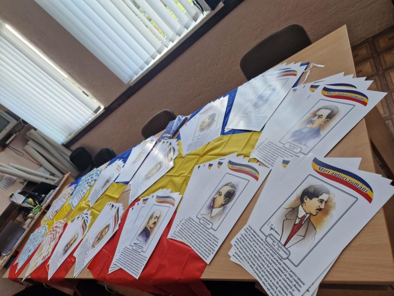 Forumul Civic al Românilor donează cărți și publicații pentru elevii români din dreapta Tisei