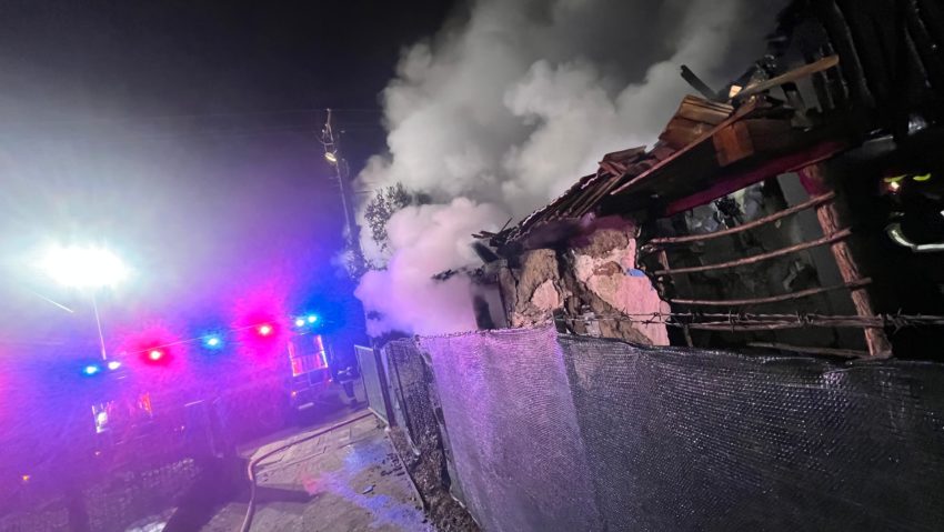 Un bărbat din localitatea mureșeană Coroisânmărtin a fost rănit în urma unui incendiu care i-a cuprins casa