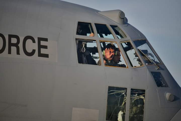Un nou grup de 74 de cetățeni români și membri de familie a plecat din Liban cu un avion militar românesc