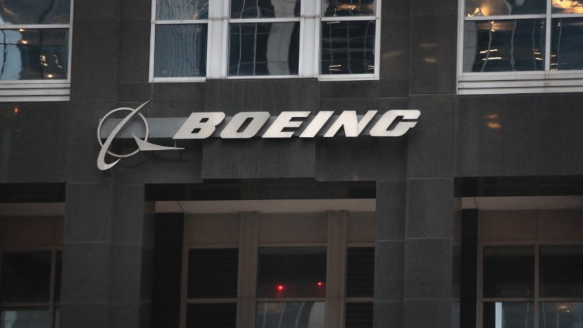 Angajații Boeing încheie greva de 7 săptămâni după un acord de creștere a salariilor cu 38%