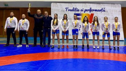 ACS BS Guarding Tg.Mureș, campioană la lupte libere și feminine U15