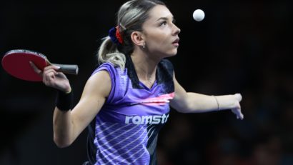 Szőcs Berni o înfruntă pe a 5-a jucătoare a lumii în debutul finalei WTT