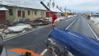 Atenţionări de vânt şi zăpadă viscolită, în special în zonele montane din şase judeţe, până mâine după-amiaza