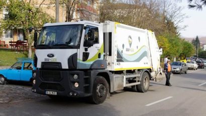 Braşov: Investiţii în parcul auto şi strategie de comunicare cu cetăţenii la una dintre firmele de salubritate din municipiu