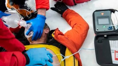 Echipele Salvamont Predeal şi Salvamont Râşnov au fost dotate cu două defibrilatoare moderne