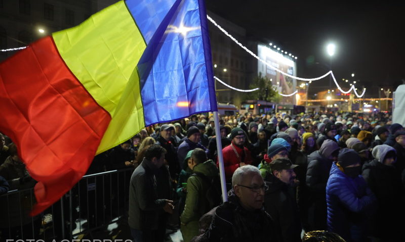 În Piața Universității, mii de oameni au participat la un miting pentru libertate şi democraţie În Piața Universității, mii de oameni au participat la un miting pentru libertate şi democraţie
