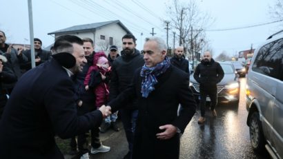 Călin Georgescu a mers să voteze simbolic la Mogoșoaia, deși alegerile prezidenţiale au fost anulate de CCR
