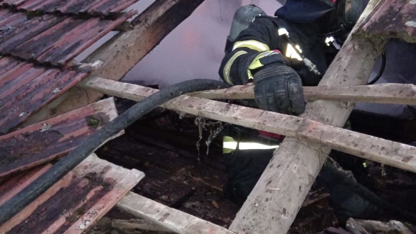 UPDATE Minor surprins de un incendiu în localitatea mureșeană Tonciu