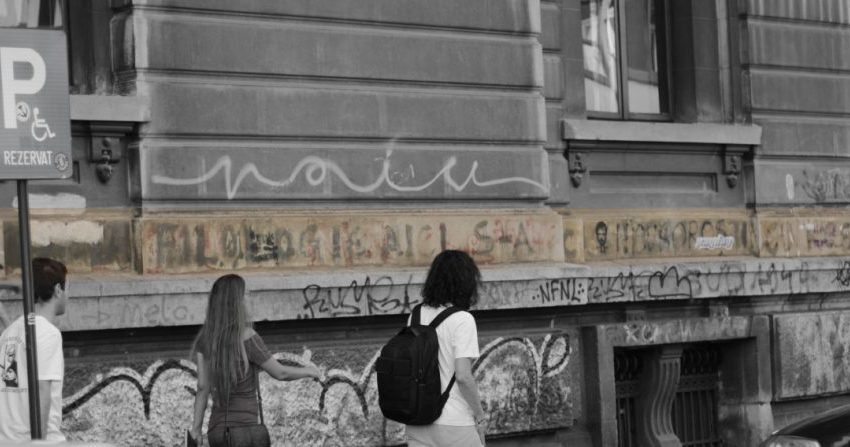 Petiţie pentru solicitarea protejării ultimelor mesaje scrise în zilele Revoluţiei din „89, încă vizibile pe zidurile Universității din București
