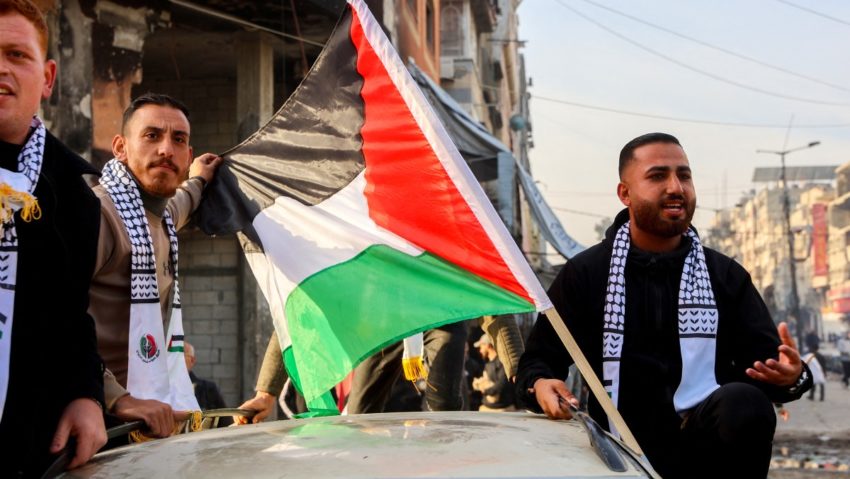 Eliberarea a trei ostatice deţinute de Hamas în Gaza va avea loc duminică după ora 14:00 Eliberarea a trei ostatice deţinute de Hamas în Gaza va avea loc duminică după ora 14:00