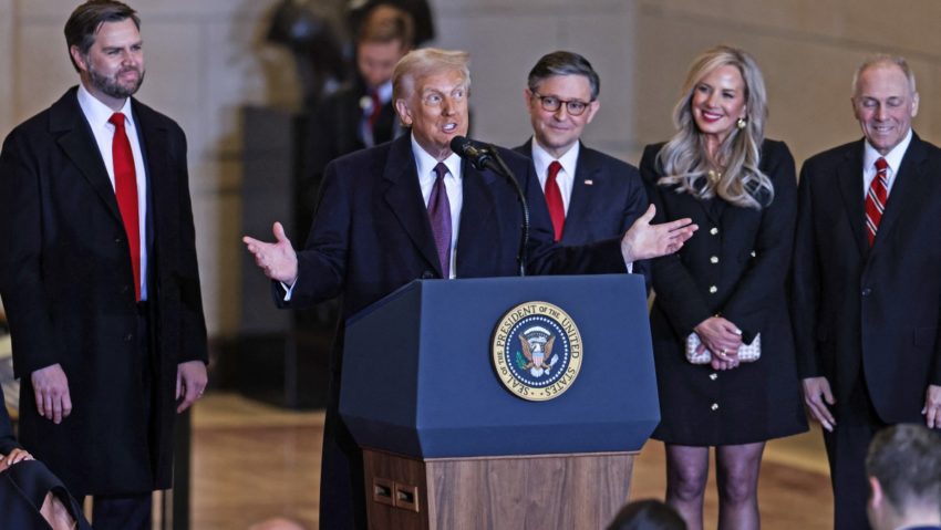 Preşedintele Statelor Unite, Donald Trump, promite o nouă epocă de aur pentru americani Preşedintele Statelor Unite, Donald Trump, promite o nouă epocă de aur pentru americani