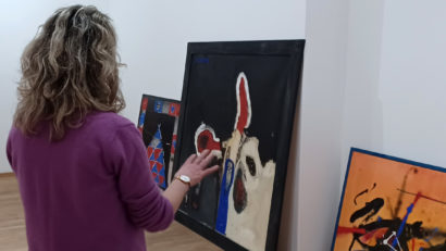 ARTbOX/ „Adrian Chira. Urme și semne”. Prima expoziție retrospectivă consacrată artistului Adrian Chira (1958–2017)