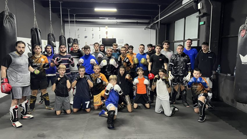 Kickbox Reghin, un an de succes în 2024. Pregătiri pentru debutul în 2025 Kickbox Reghin, un an de succes în 2024. Pregătiri pentru debutul în 2025