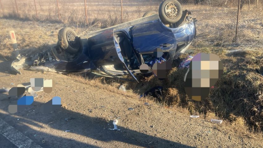 Trei persoane, rănite într-un accident pe DN14, la ieşirea din Sibiu spre Şura Mare Trei persoane, rănite într-un accident pe DN14, la ieşirea din Sibiu spre Şura Mare