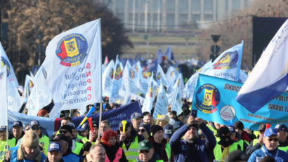 Protest al poliţiştilor şi al altor angajaţi din apărare, ordine publică şi siguranţă naţională