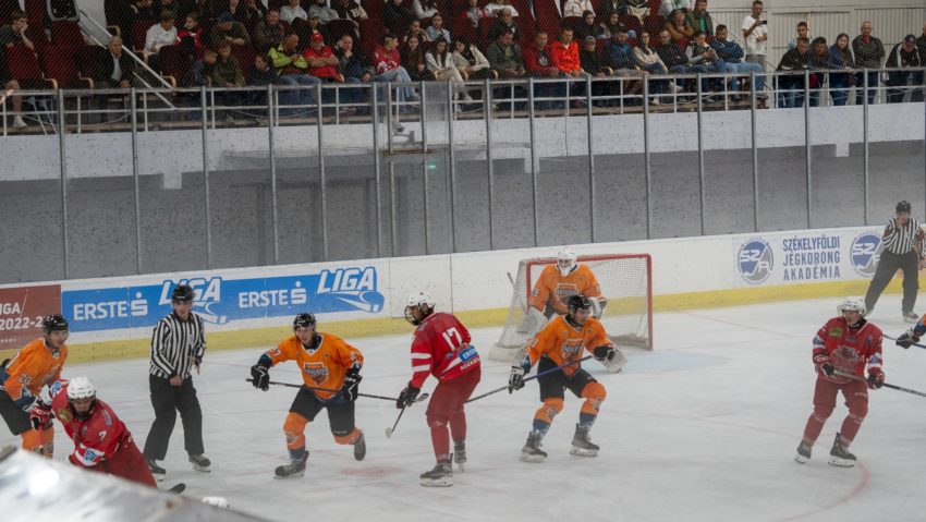 Meci de hochei la Gheorgheni în Campionatul Național Meci de hochei la Gheorgheni în Campionatul Național