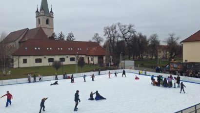 Patinoarul din Cetatea Târgu Mureș rămâne deschis până în data de 26 ianuarie inclusiv