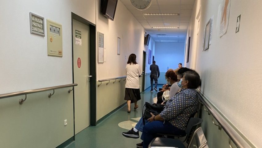 Tot mai mulţi români se prezintă cu simptome acute de răceală sau gripă Tot mai mulţi români se prezintă cu simptome acute de răceală sau gripă