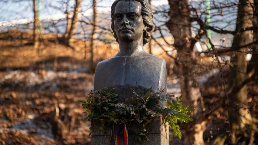 Peste tot în ţară, dar şi la Chişinău, au avut loc astăzi manifestări dedicate Zilei Culturii Naţionale