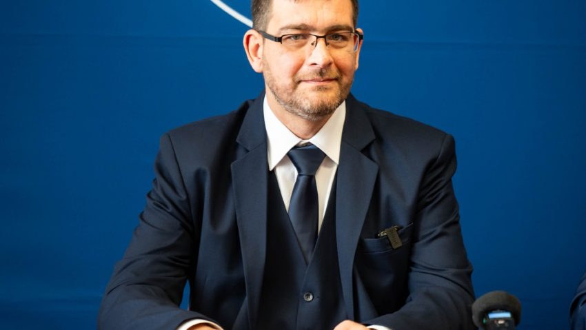 Directorul Şcolii Populare de Arte şi Meserii din Sfântu Gheorghe, Gaj Nandor, ales vicepreşedinte al CJ Covasna Directorul Şcolii Populare de Arte şi Meserii din Sfântu Gheorghe, Gaj Nandor, ales vicepreşedinte al CJ Covasna