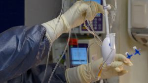Ministerul Sănătăţii a dispus livrarea cantităţilor necesare de soluţii perfuzabile către Spitalul Judeţean Braşov