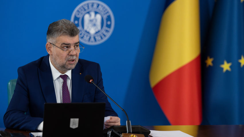 Pensionarii cu venituri mici vor primi un sprijin financiar de 800 de lei, care va fi acordat în două tranşe Pensionarii cu venituri mici vor primi un sprijin financiar de 800 de lei, care va fi acordat în două tranşe
