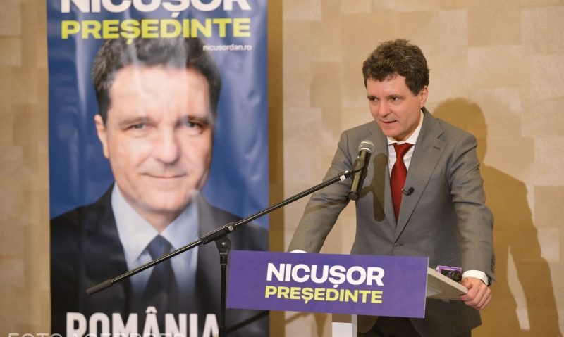 Nicușor Dan și-a depus candidatura pentru alegerile prezidențiale din luna mai