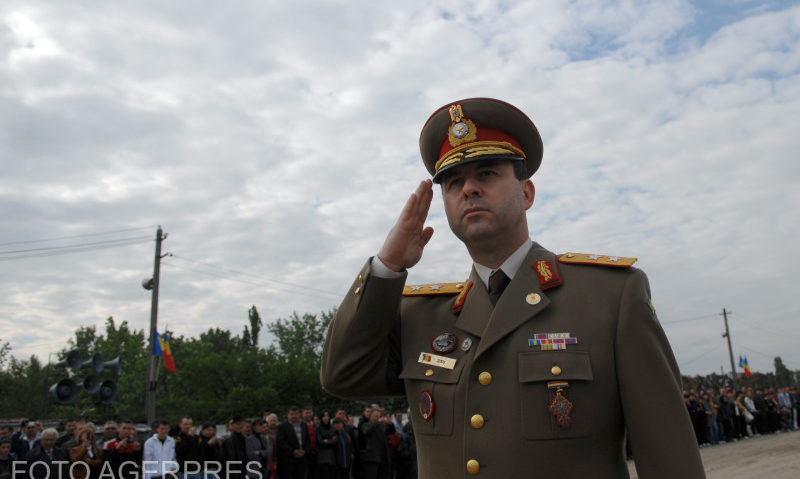 MApN propune Administraţiei Prezidenţiale trecerea în rezervă a generalului-locotenent Cătălin Zisu, cercetat într-un caz de corupţie