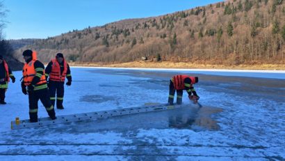 UPDATE Harghita: A treia zi de căutări în lacul Zetea în cazul tânărului de 23 ani dat dispărut