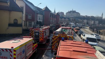 Incendiu la acoperișul unei pensiuni din municipiul Sighișoara