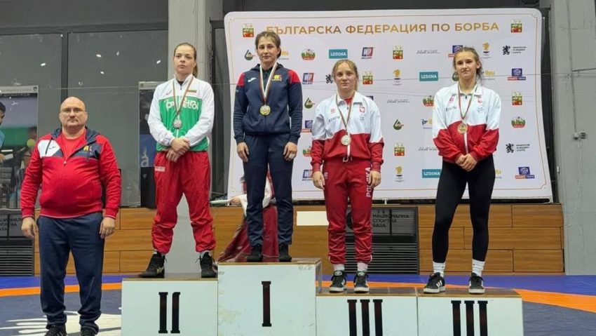 Mureșeanca Georgiana Lircă, aur la turneul de lupte din Bulgaria Mureșeanca Georgiana Lircă, aur la turneul de lupte din Bulgaria