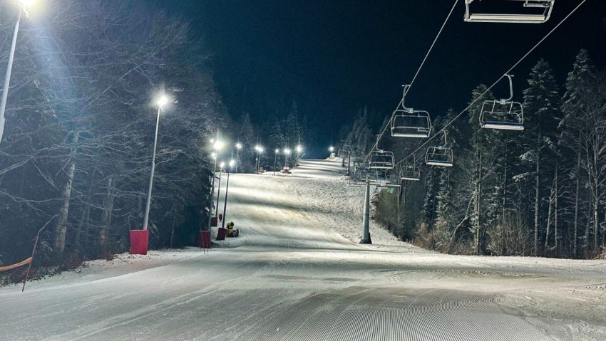 Se va putea schia în nocturnă pe pârtiile Lupului Inferior și Drumul Albastru din Poiana Brașov