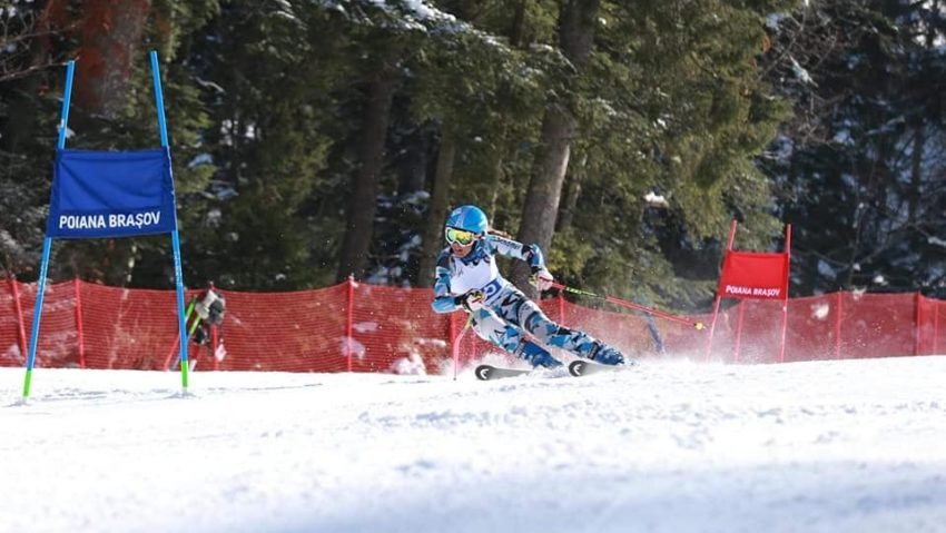 Continuă concursurile de schi la Poiana Brașov Continuă concursurile de schi la Poiana Brașov