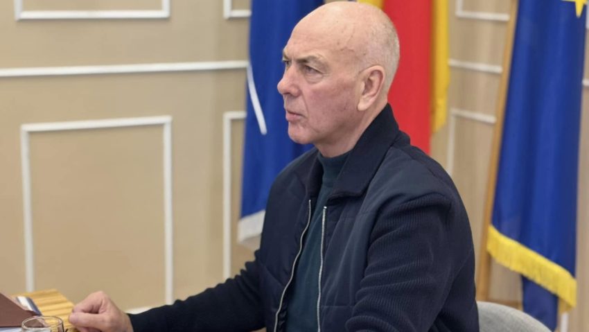 Vicepreşedinte CJ Braşov: Salariile nesimţite de la Compania Apa trebuie să dispară Vicepreşedinte CJ Braşov: Salariile nesimţite de la Compania Apa trebuie să dispară