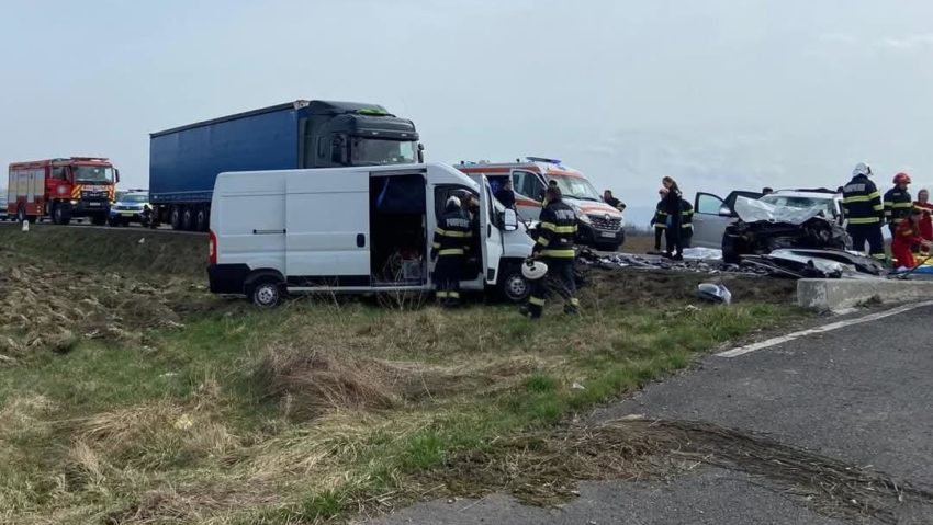 Două persoane au murit, iar alte două au fost rănite într-un accident produs în județul Brașov