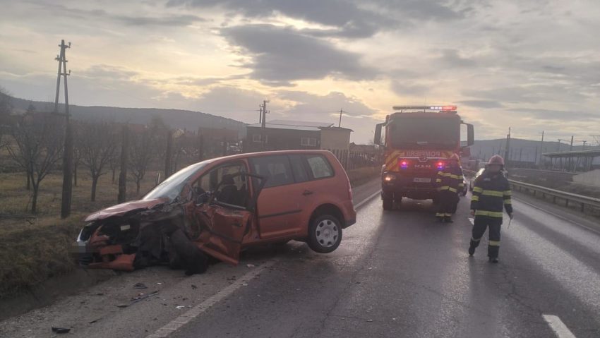 Accident rutier pe DN13, în localitatea mureșeană Albești Accident rutier pe DN13, în localitatea mureșeană Albești