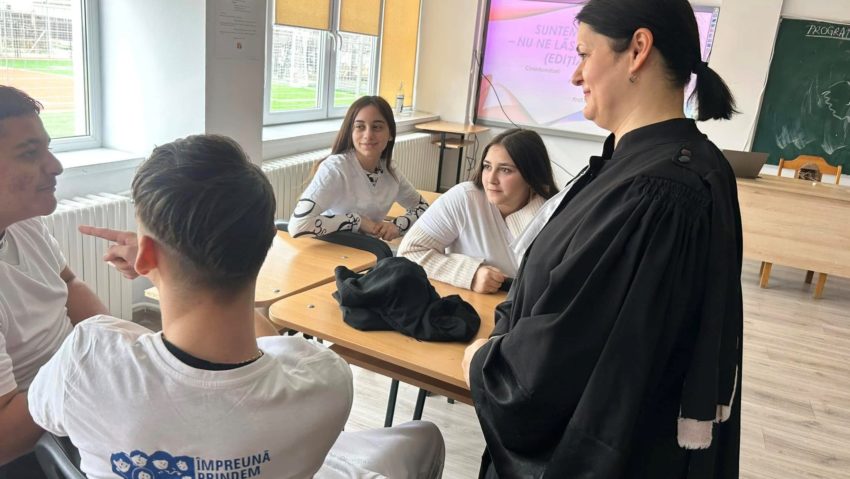 Programul ‘Împreună prindem curaj’ – peste 1,5 milioane lei pentru prevenirea şi reducerea violenţei în şcoli Programul ‘Împreună prindem curaj’ – peste 1,5 milioane lei pentru prevenirea şi reducerea violenţei în şcoli