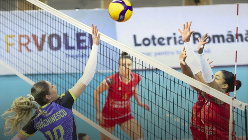 Au început semifinalele feminine de volei