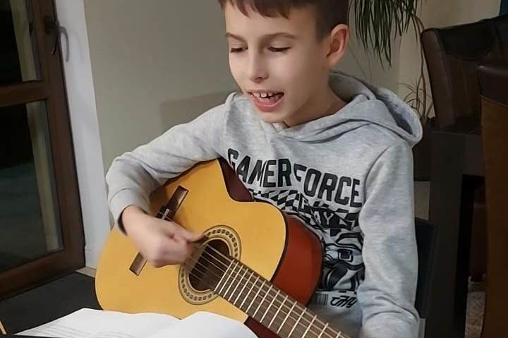 Copilării, cu Veronica Ilie – Portret de junior Copilării, cu Veronica Ilie – Portret de junior
