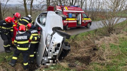 Autoturism răsturnat la Sighișoara