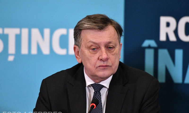 BEC a validat candidatura lui Crin Antonescu la alegerile prezidențiale din luna mai