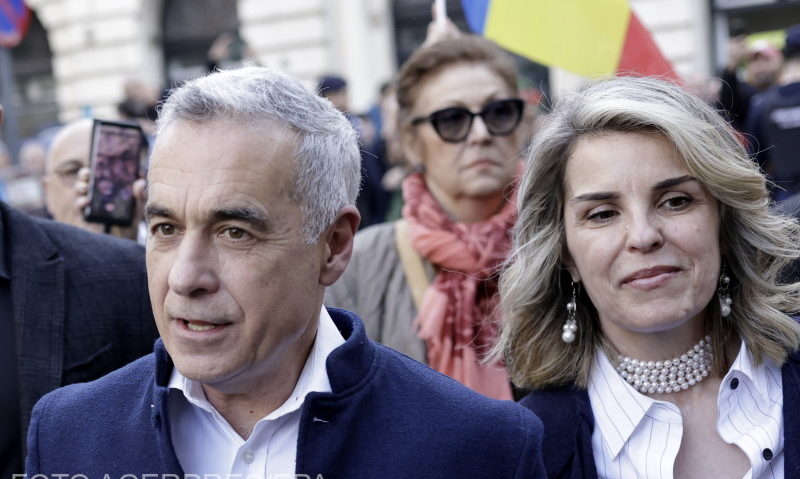 Călin Georgescu şi-a depus candidatura la Biroul Electoral Central Călin Georgescu şi-a depus candidatura la Biroul Electoral Central