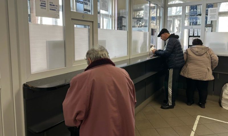 Târgumureșenii se grăbesc să-și achite pe tot anul dările locale Târgumureșenii se grăbesc să-și achite pe tot anul dările locale