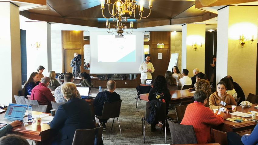 Profesori din 7 ţări participă la un workshop la Târgu Mureş Profesori din 7 ţări participă la un workshop la Târgu Mureş