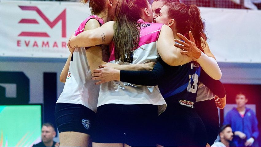 Volei Alba Blaj conduce în finala feminină