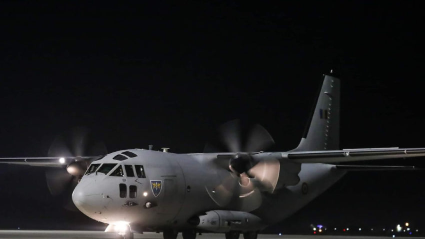 O aeronavă cu 18 pacienţi palestinieni din Fâşia Gaza a aterizat la Baza 90 Transport Aerian Otopeni O aeronavă cu 18 pacienţi palestinieni din Fâşia Gaza a aterizat la Baza 90 Transport Aerian Otopeni